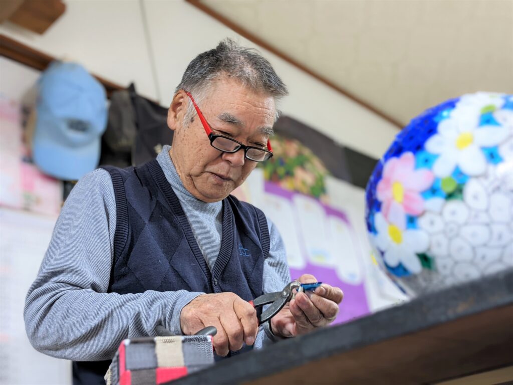 心温まる光と匠、ステンドグラスを大木から | Jimott合同会社｜泉州の 